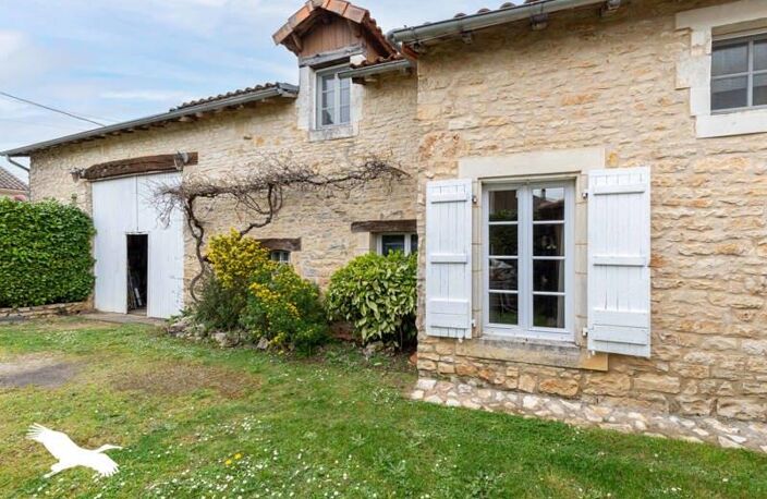 Maison en pierre de 6 pièces principales — photo 2