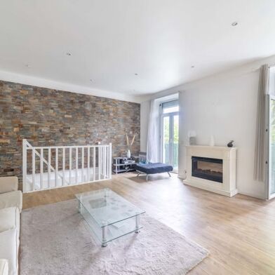 Appartement 2 pièces 369600 €