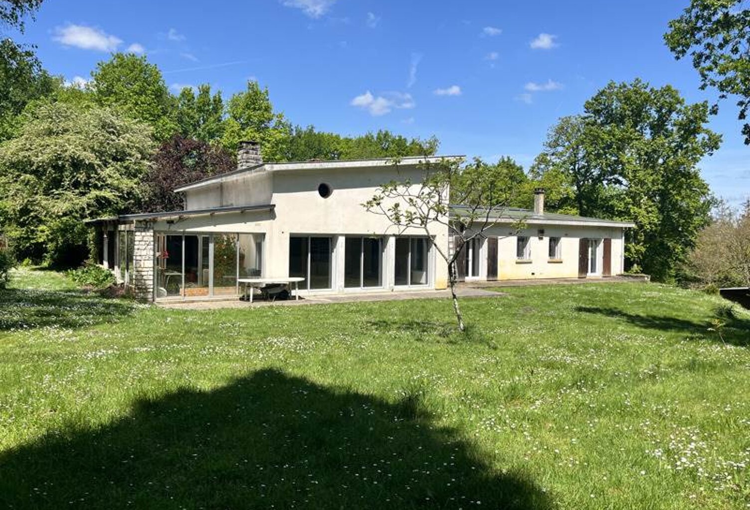 Villa de 8 pièces principales — photo 1