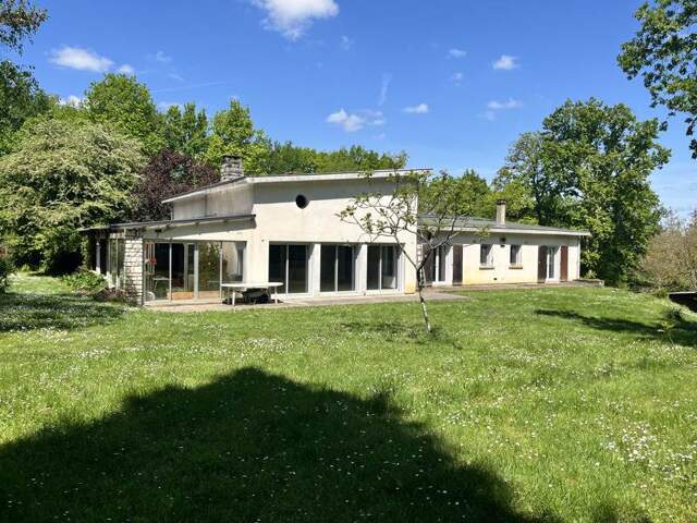 Villa de 8 pièces principales — photo du bien