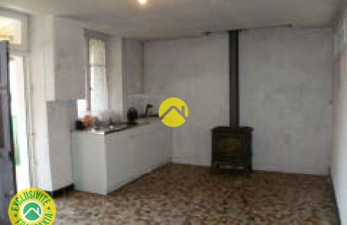 MAISON ET DEPENDANCES A AMENAGER — photo 2