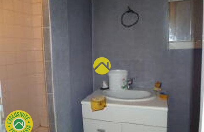 MAISON ET DEPENDANCES A AMENAGER — photo 4