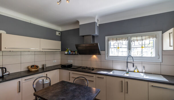 Villa / Maison 7 pièces  à vendre Fontcouverte 17100