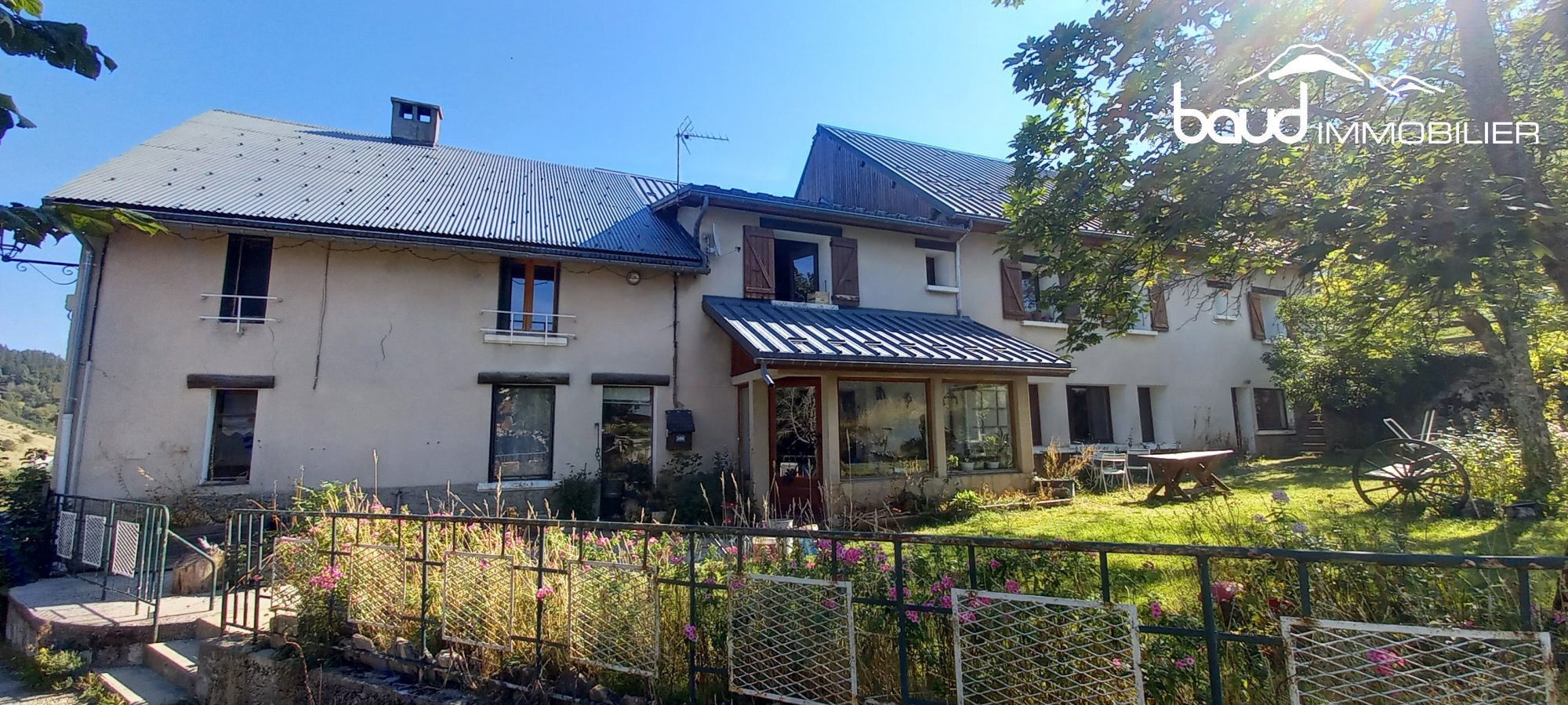 Villa / Maison  T15 à vendre Corrençon-en-Vercors 38250