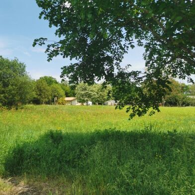 Terrain  64000 €