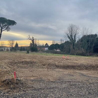 Terrain  93900 €