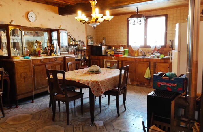 2 APPARTEMENTS SEPARES POUR CETTE GRANDE MAISON — photo 2