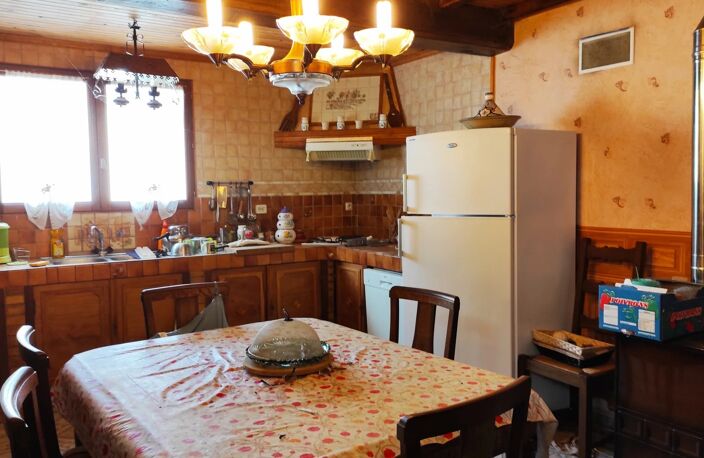 2 APPARTEMENTS SEPARES POUR CETTE GRANDE MAISON — photo 3