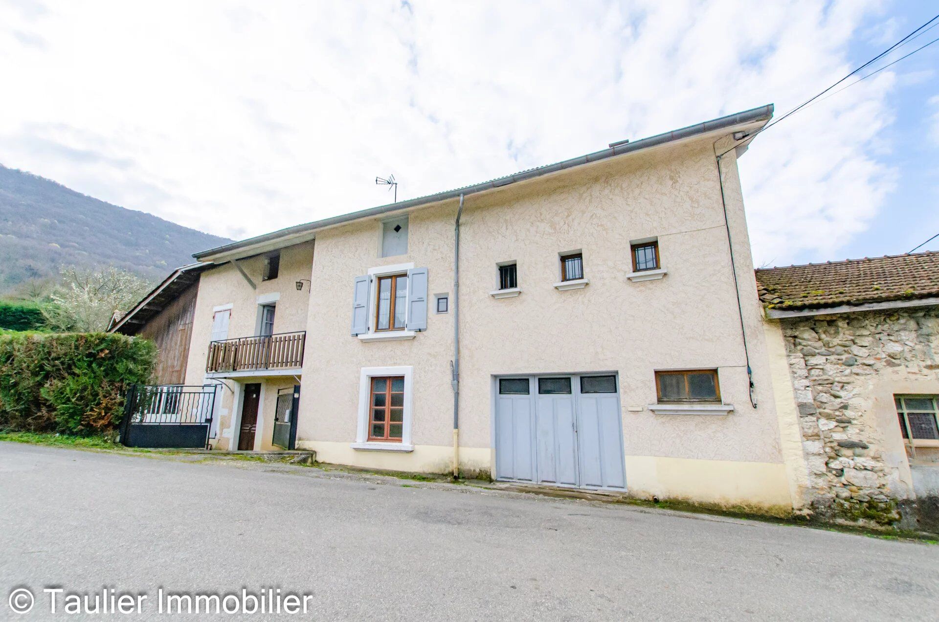 Villa / Maison 8 pièces  à vendre Saint-Marcellin 38160