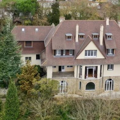 Maison  660000 €