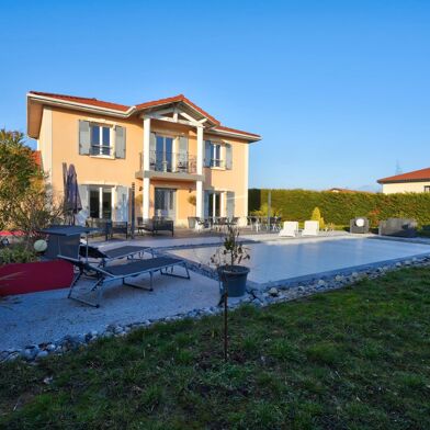 Maison 5 pièces 620000 €