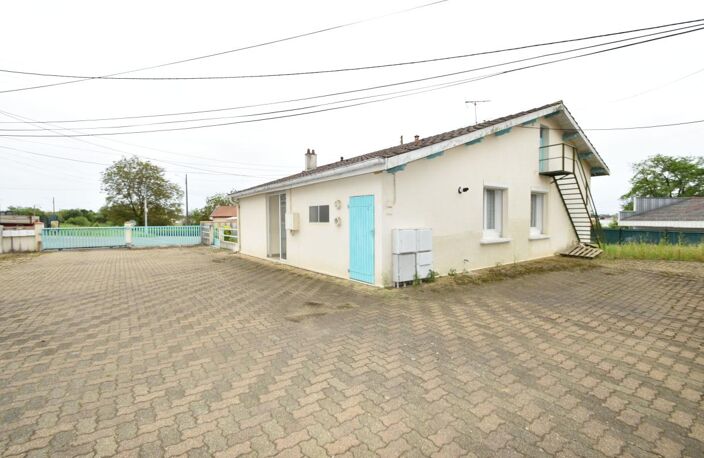 Ensemble immobilier Maison, trois appartements de type T2: 47, 45, 32 m² et dépendances — photo 5