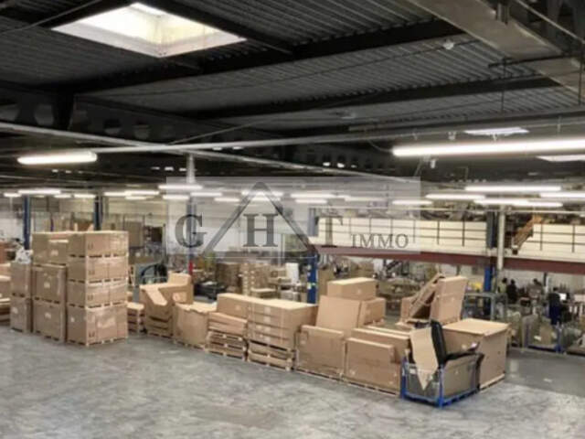 A LOUER - VILLEBON SUR YVETTE - ENTREPOT - 2 545 M² — photo du bien