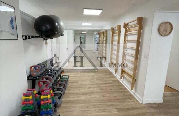 Local professionnel de 150 m² à Melun, idéal pour kiné — photo 2