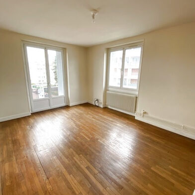 Appartement 3 pièces 760 €