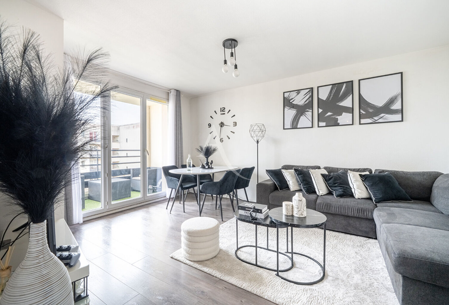 MAGNIFIQUE APPARTEMENT F2 PROCHE CENTRE-VILLE ! — photo 1