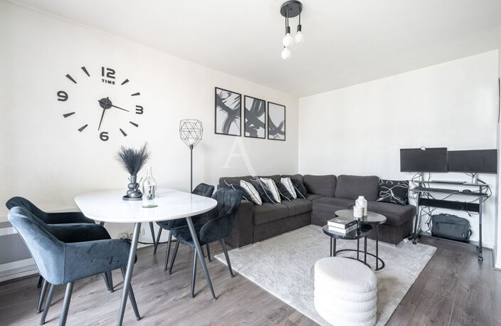 MAGNIFIQUE APPARTEMENT F2 PROCHE CENTRE-VILLE ! — photo 2