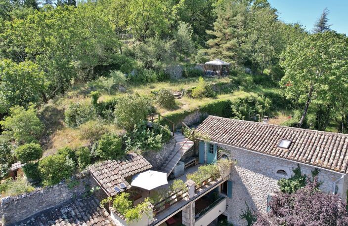 Propriété de village en pierre avec jardin et cour — photo 5