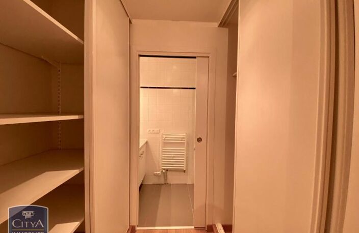 Location appartement 4 pièces 106 m² à Saint-Pierre-des-Corps (37700) — photo 4