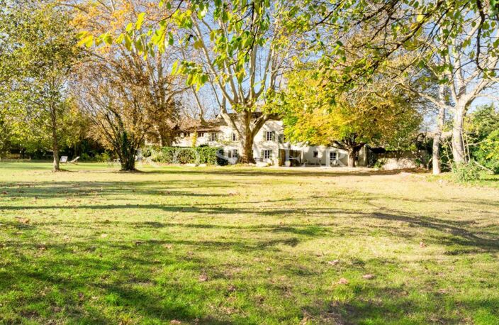 Vaucluse : Ferme XIXème rénovée à vendre, un havre de paix à 10m — photo 3