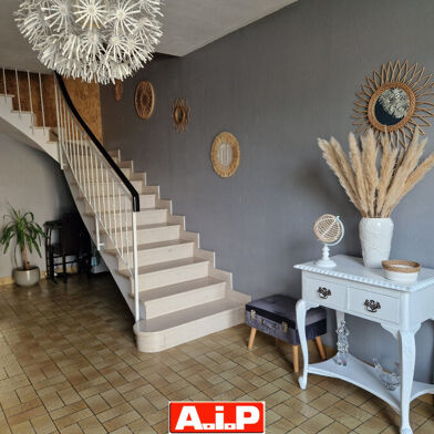 Maison 5 pièces 180180 €