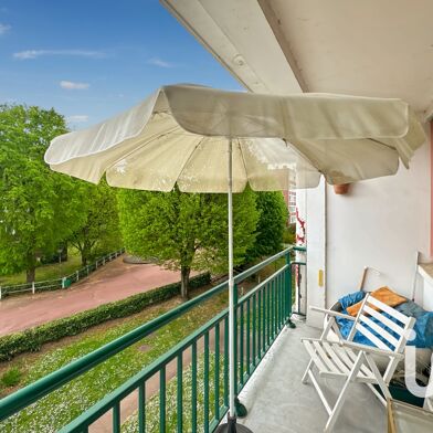 Appartement 4 pièces 163500 €