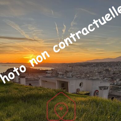 Commerce  2100000 €