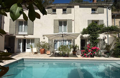 MAISON DE VILLE AVEC JARDIN ET PISCINE, À PROXIMITÉ D''AVIGNON — photo du bien