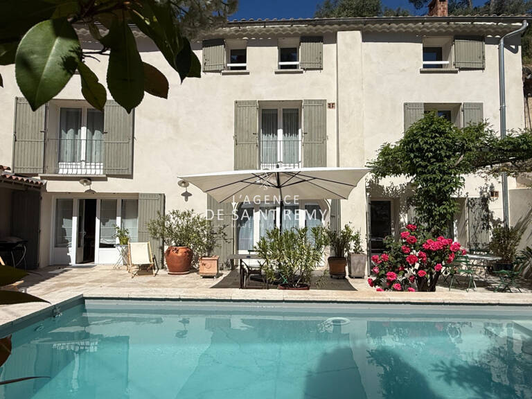 MAISON DE VILLE AVEC JARDIN ET PISCINE, À PROXIMITÉ D''AVIGNON — photo 1