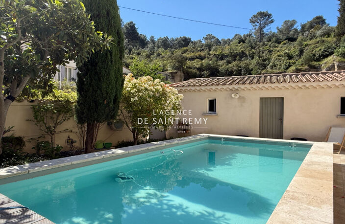 MAISON DE VILLE AVEC JARDIN ET PISCINE, À PROXIMITÉ D''AVIGNON — photo 3