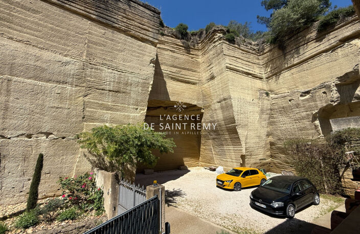 MAISON DE VILLE AVEC JARDIN ET PISCINE, À PROXIMITÉ D''AVIGNON — photo 4