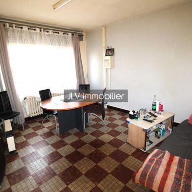 Immeuble  208900 €