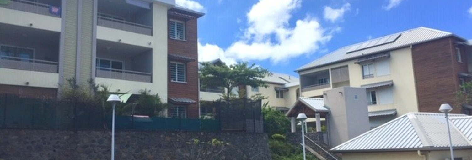 Garage   m² à louer à Saint-Paul (97435)