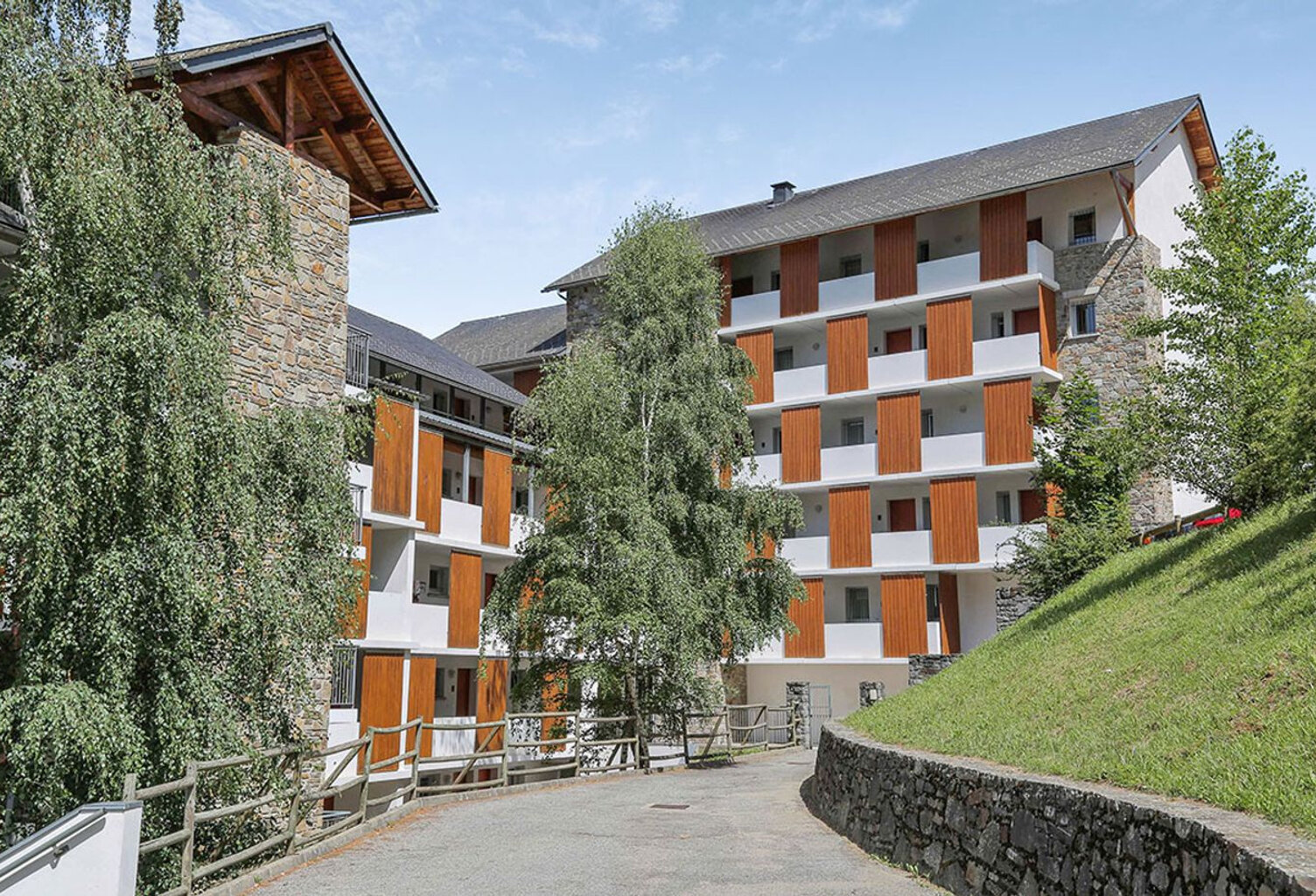 INVESTISSMENT LMNP T2 AX LES THERMES — photo 1