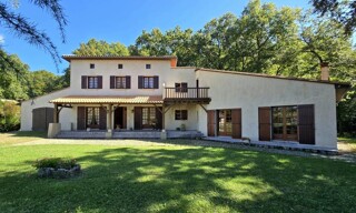 Maison 10 Pièces 315 m² à vendre à Montmoreau (16190)