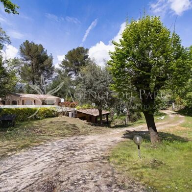Terrain  680000 €