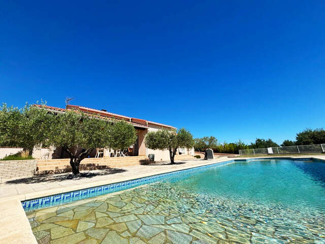 VILLA PLAIN PIED 130M2 TERRAIN 1850 M2 PISCINE VUE DEGAGEE — photo du bien