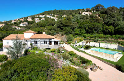 LES ISSAMBRES , VILLA 185 m² , 5 pièces , VUE DEGAGÉE JUSQU'À LA MER — photo du bien