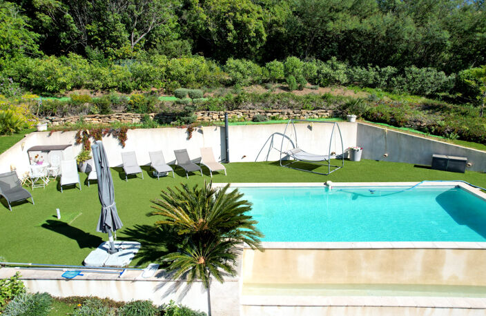 LES ISSAMBRES , VILLA 185 m² , 5 pièces , VUE DEGAGÉE JUSQU'À LA MER — photo 5