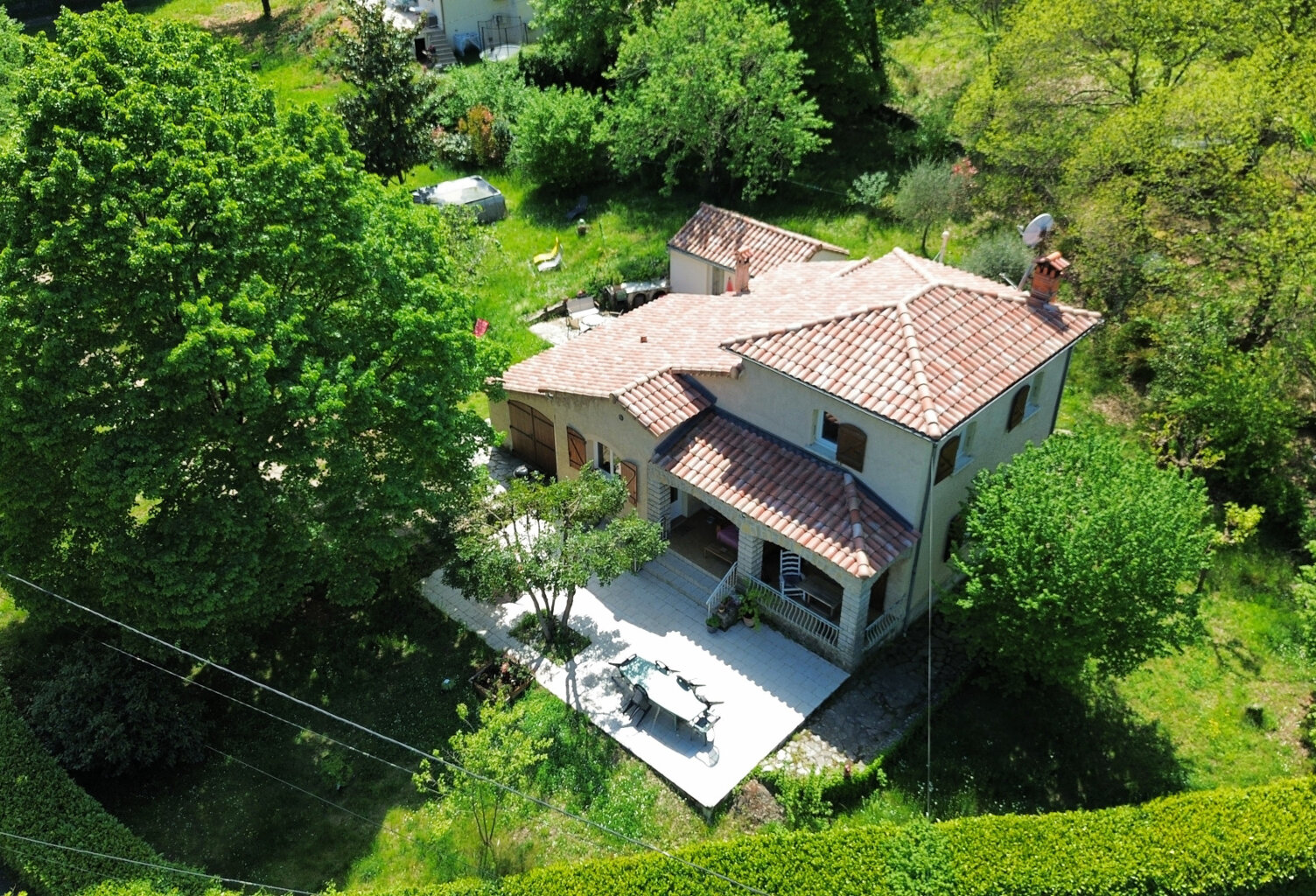 MIALET - Vente d'une maison T4 de 109 m2 sur une parcelle de — photo 1