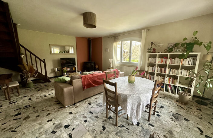 MIALET - Vente d'une maison T4 de 109 m2 sur une parcelle de — photo 4