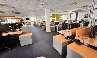 Bureau  467 m² à louer à Tours (37100)