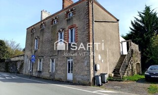 Maison 10 Pièces 250 m² à vendre à Saint-Pierre-la-Cour (53410)