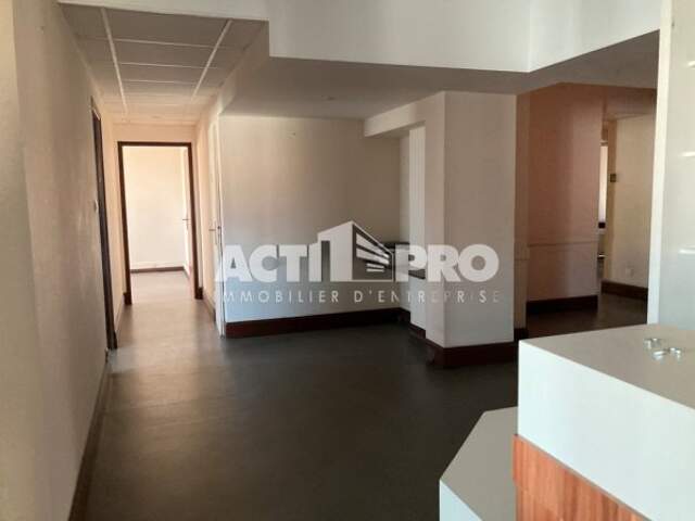 Bureaux à vendre — photo du bien