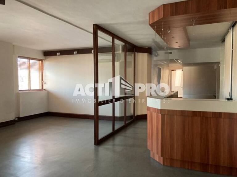 Bureaux à vendre — photo 1
