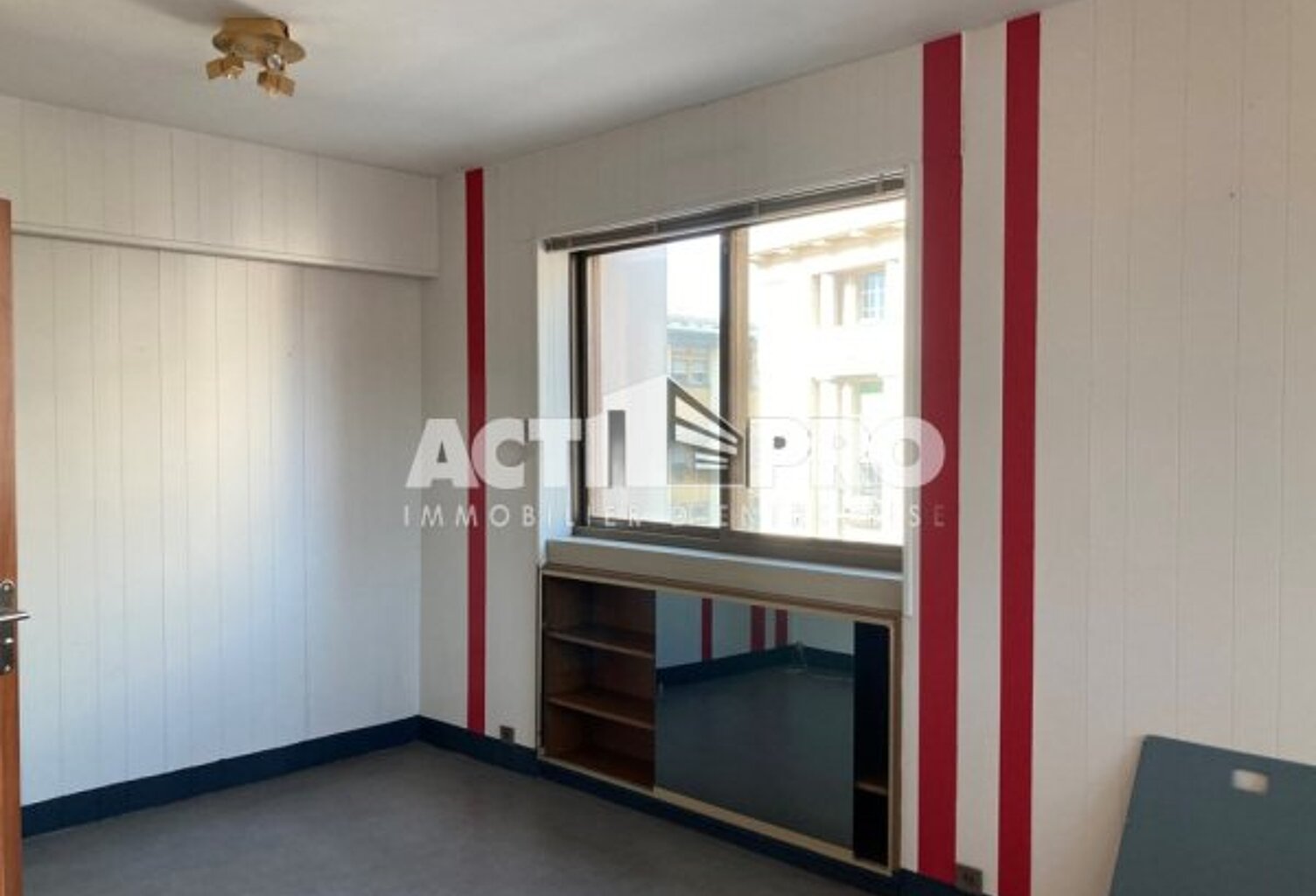 Bureaux à vendre — photo 1
