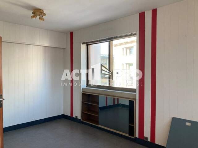 Bureaux à vendre — photo du bien