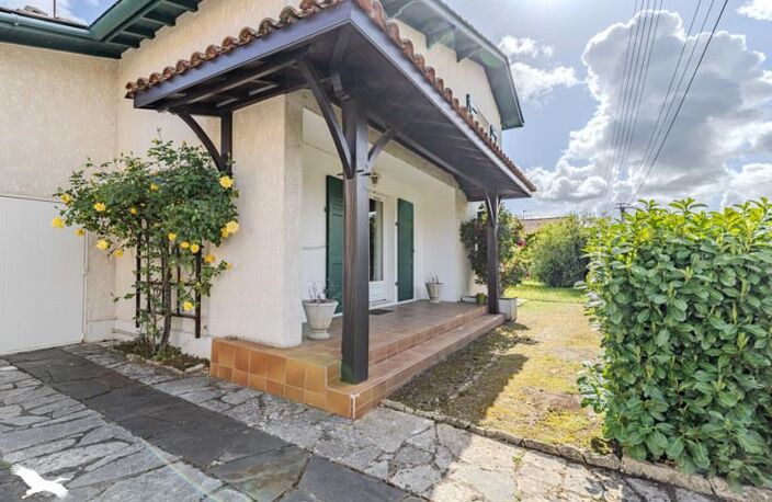 Vente maison 5 pièces 126 m² Libourne (33500) — photo 2