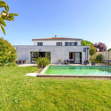 Maison 7 pièces 750520 €