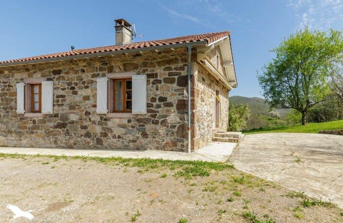 Maison en pierre de 3 pièces principales — photo 2